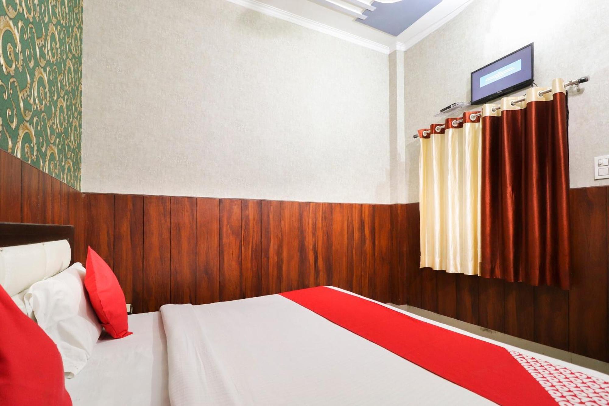 OYO 35382 Hotel Moon Light Roorkee Buitenkant foto