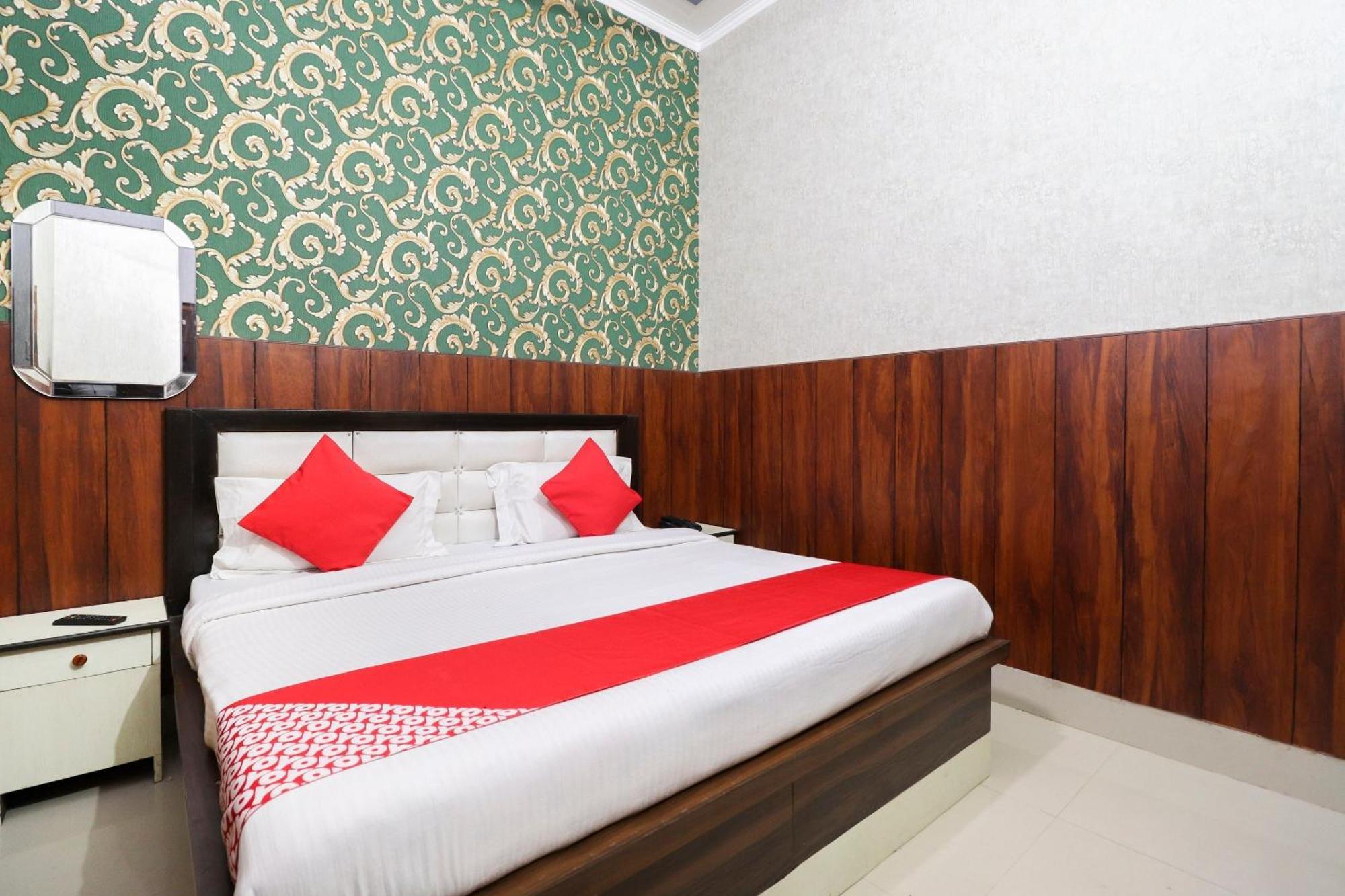 OYO 35382 Hotel Moon Light Roorkee Buitenkant foto